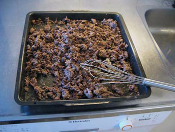 uunissa ruskistettua jauhelihaa