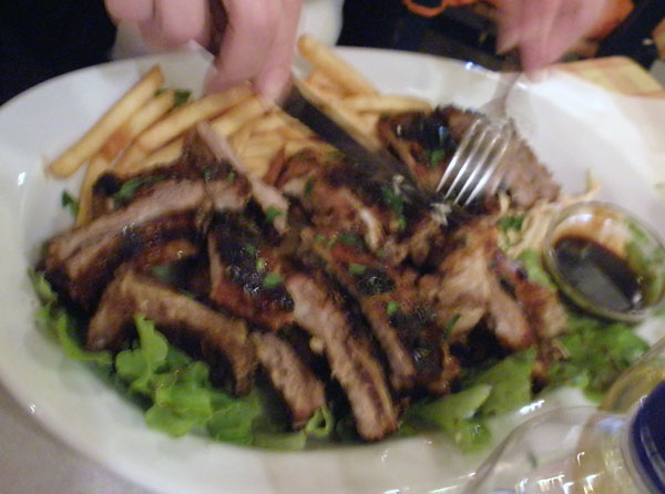 Grillatuja kyljyksiä